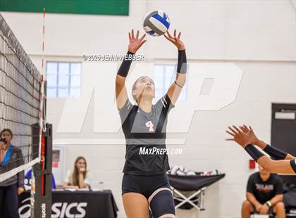 Thumbnail 3 in 'Iolani vs. Palo Verde (Durango Fall Classic) photogallery.