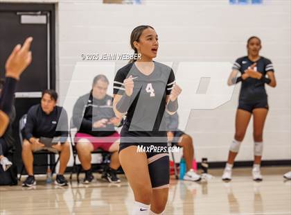 Thumbnail 3 in 'Iolani vs. Palo Verde (Durango Fall Classic) photogallery.