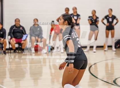 Thumbnail 1 in 'Iolani vs. Palo Verde (Durango Fall Classic) photogallery.