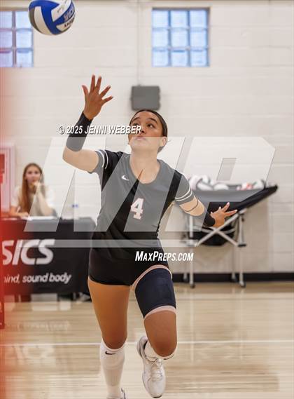 Thumbnail 2 in 'Iolani vs. Palo Verde (Durango Fall Classic) photogallery.