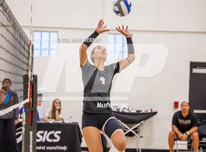 Thumbnail 2 in 'Iolani vs. Palo Verde (Durango Fall Classic) photogallery.