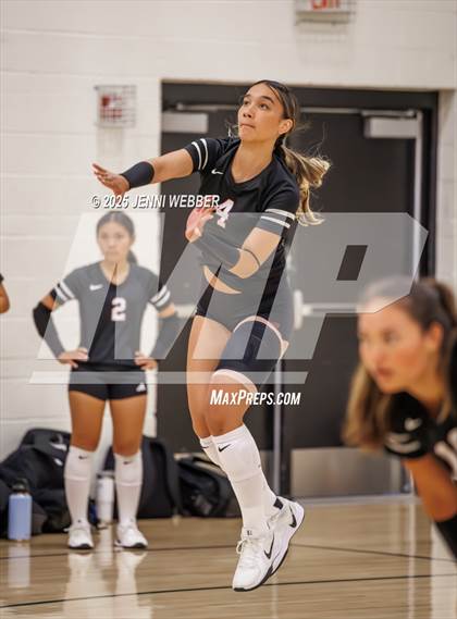 Thumbnail 1 in 'Iolani vs. Palo Verde (Durango Fall Classic) photogallery.