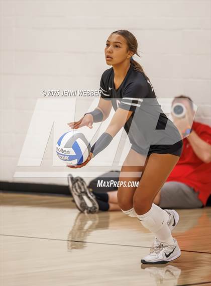 Thumbnail 2 in 'Iolani vs. Palo Verde (Durango Fall Classic) photogallery.