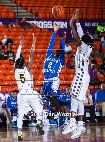 Thumbnail 3 in Grand Prairie vs. Arlington Heights (DFW Basketball Challenge) photogallery.
