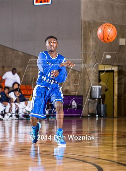 Thumbnail 2 in Grand Prairie vs. Arlington Heights (DFW Basketball Challenge) photogallery.