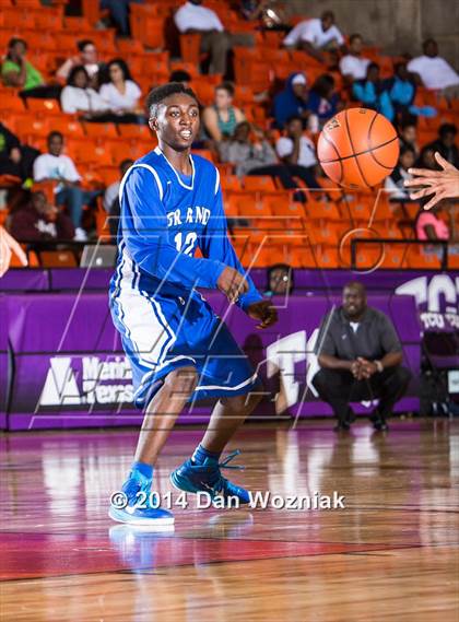 Thumbnail 2 in Grand Prairie vs. Arlington Heights (DFW Basketball Challenge) photogallery.