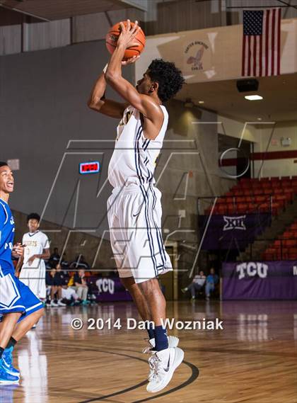 Thumbnail 2 in Grand Prairie vs. Arlington Heights (DFW Basketball Challenge) photogallery.