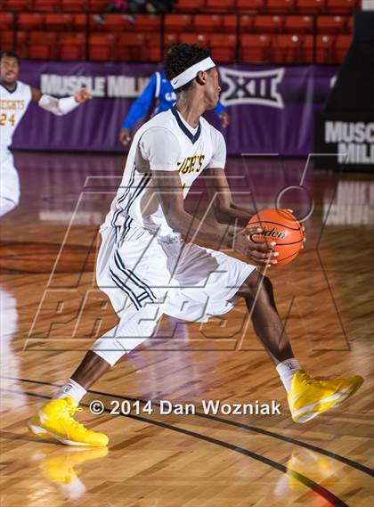 Thumbnail 2 in Grand Prairie vs. Arlington Heights (DFW Basketball Challenge) photogallery.