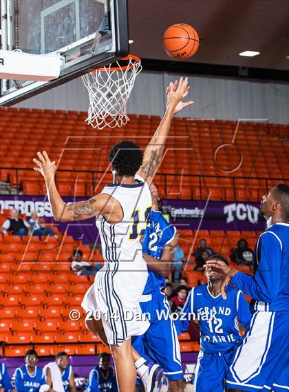 Thumbnail 1 in Grand Prairie vs. Arlington Heights (DFW Basketball Challenge) photogallery.