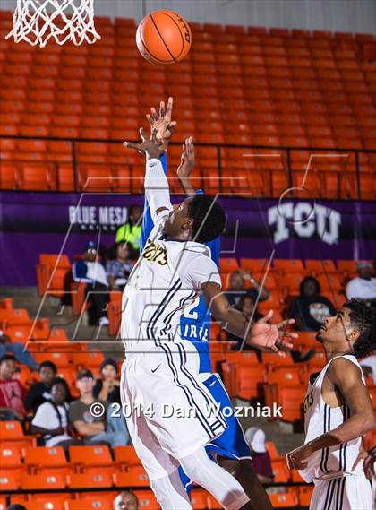 Thumbnail 1 in Grand Prairie vs. Arlington Heights (DFW Basketball Challenge) photogallery.