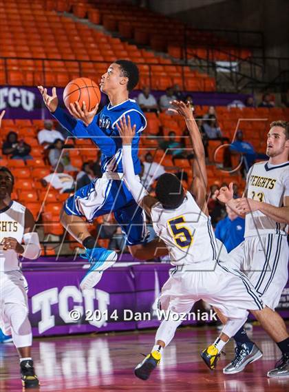 Thumbnail 1 in Grand Prairie vs. Arlington Heights (DFW Basketball Challenge) photogallery.