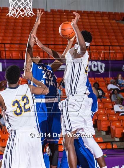Thumbnail 3 in Grand Prairie vs. Arlington Heights (DFW Basketball Challenge) photogallery.