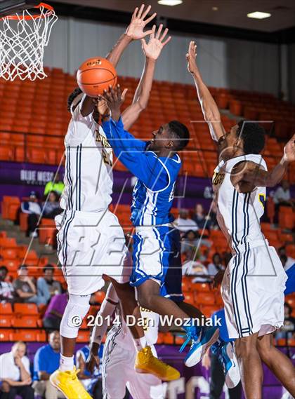 Thumbnail 1 in Grand Prairie vs. Arlington Heights (DFW Basketball Challenge) photogallery.