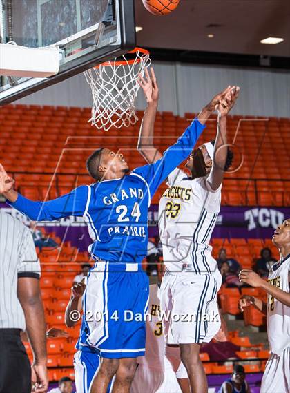 Thumbnail 2 in Grand Prairie vs. Arlington Heights (DFW Basketball Challenge) photogallery.