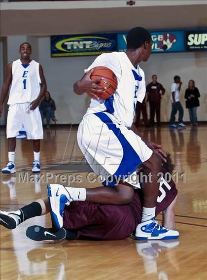 Thumbnail 2 in Estacado vs. Sunrise Christian Academy (Fantasy of LIghts) photogallery.