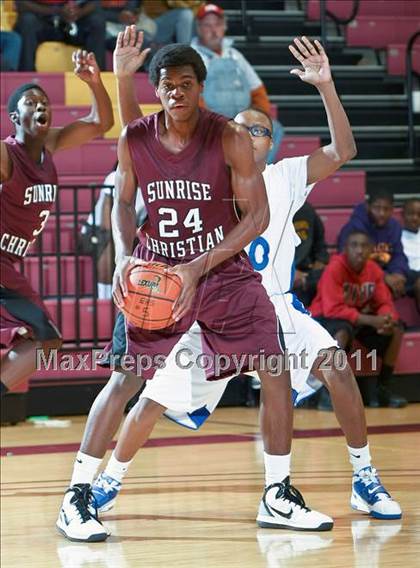 Thumbnail 2 in Estacado vs. Sunrise Christian Academy (Fantasy of LIghts) photogallery.