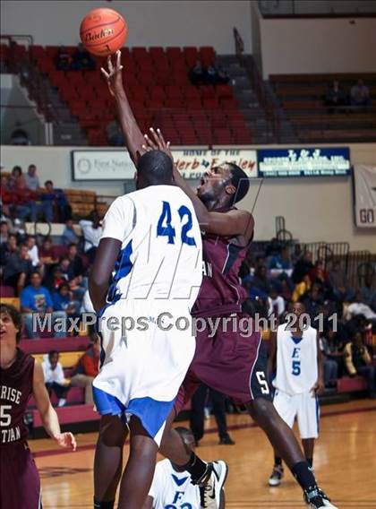 Thumbnail 2 in Estacado vs. Sunrise Christian Academy (Fantasy of LIghts) photogallery.