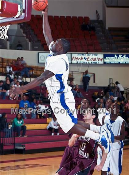 Thumbnail 3 in Estacado vs. Sunrise Christian Academy (Fantasy of LIghts) photogallery.