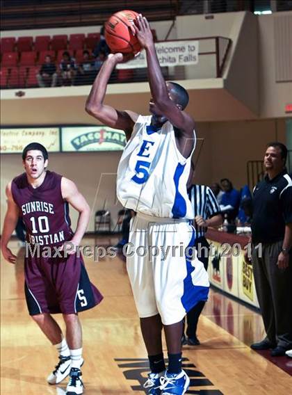 Thumbnail 1 in Estacado vs. Sunrise Christian Academy (Fantasy of LIghts) photogallery.