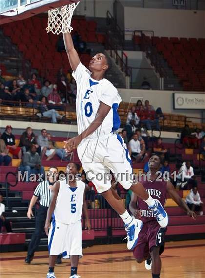 Thumbnail 2 in Estacado vs. Sunrise Christian Academy (Fantasy of LIghts) photogallery.