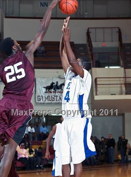 Thumbnail 1 in Estacado vs. Sunrise Christian Academy (Fantasy of LIghts) photogallery.
