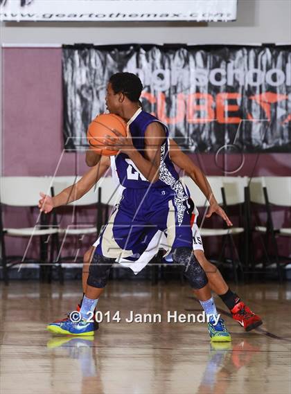 Thumbnail 3 in Harvard-Westlake vs. Diamond Bar (MaxPreps Holiday Classic) photogallery.