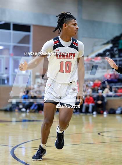 Thumbnail 3 in Tyler Legacy vs. Lovejoy (Forney Winter Classic) photogallery.