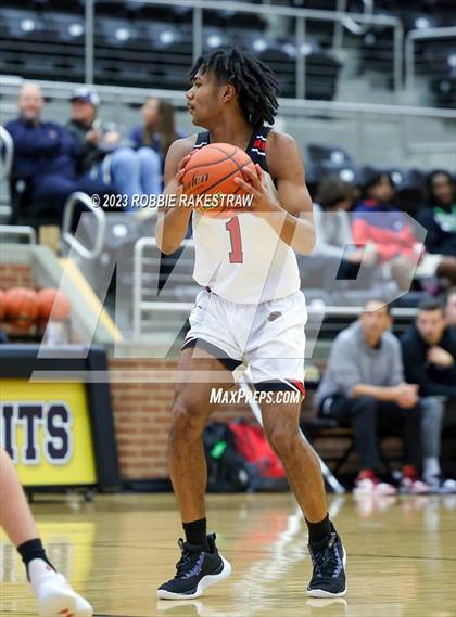 Thumbnail 3 in Tyler Legacy vs. Lovejoy (Forney Winter Classic) photogallery.