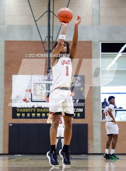 Thumbnail 2 in Tyler Legacy vs. Lovejoy (Forney Winter Classic) photogallery.