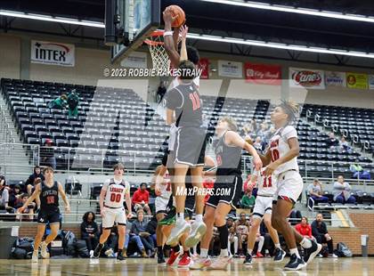 Thumbnail 2 in Tyler Legacy vs. Lovejoy (Forney Winter Classic) photogallery.