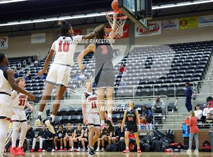 Thumbnail 2 in Tyler Legacy vs. Lovejoy (Forney Winter Classic) photogallery.