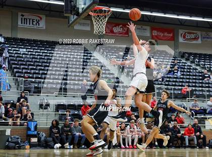 Thumbnail 3 in Tyler Legacy vs. Lovejoy (Forney Winter Classic) photogallery.