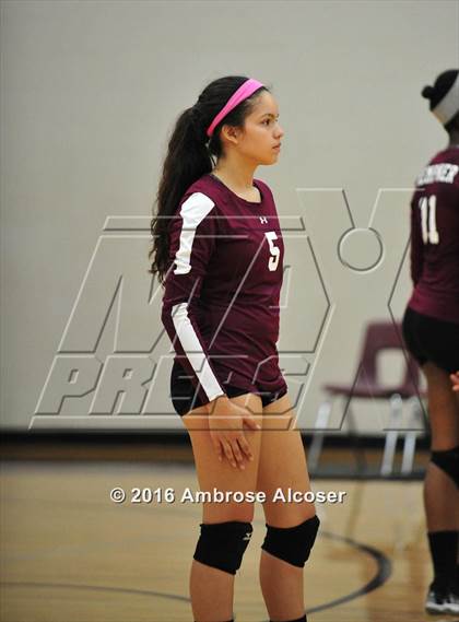 Thumbnail 2 in Kempner vs. Mayde Creek (NIKE Invitational Tournament) photogallery.