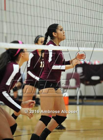 Thumbnail 2 in Kempner vs. Mayde Creek (NIKE Invitational Tournament) photogallery.