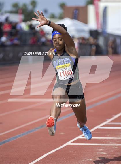 Thumbnail 3 in Arcadia Invitational photogallery.
