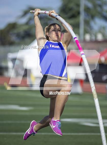 Thumbnail 1 in Arcadia Invitational photogallery.