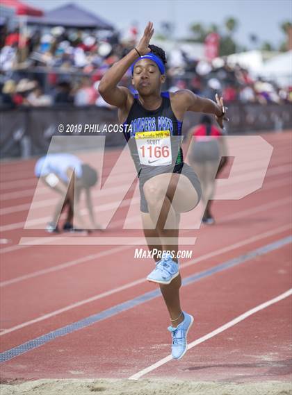 Thumbnail 2 in Arcadia Invitational photogallery.