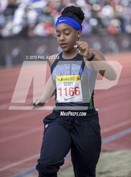 Thumbnail 2 in Arcadia Invitational photogallery.