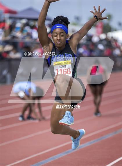 Thumbnail 3 in Arcadia Invitational photogallery.