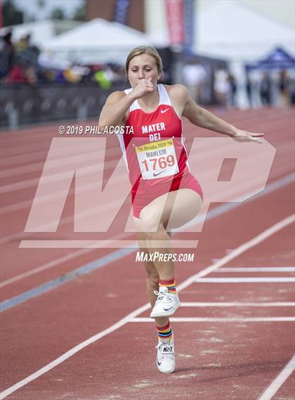 Thumbnail 3 in Arcadia Invitational photogallery.