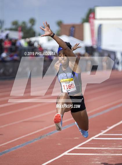 Thumbnail 2 in Arcadia Invitational photogallery.