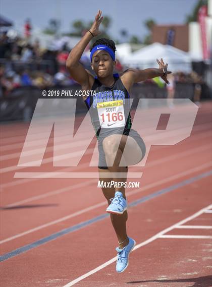 Thumbnail 2 in Arcadia Invitational photogallery.