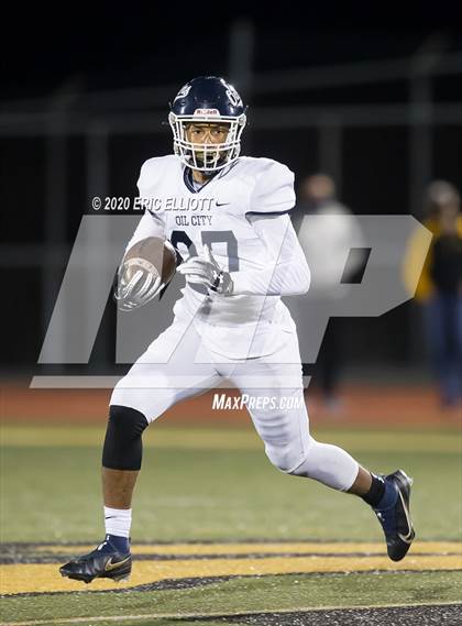 Thumbnail 2 in Oil City vs Thomas Jefferson (PIAA 4A Semi Final) photogallery.