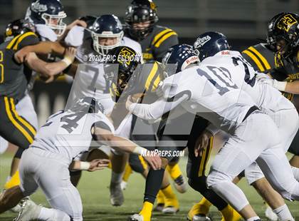 Thumbnail 2 in Oil City vs Thomas Jefferson (PIAA 4A Semi Final) photogallery.
