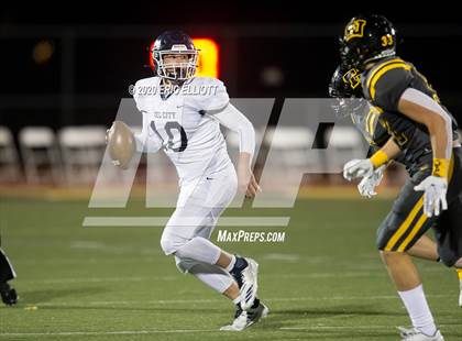 Thumbnail 3 in Oil City vs Thomas Jefferson (PIAA 4A Semi Final) photogallery.