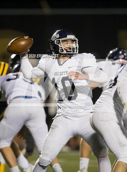 Thumbnail 1 in Oil City vs Thomas Jefferson (PIAA 4A Semi Final) photogallery.