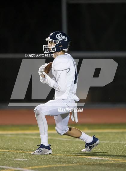 Thumbnail 1 in Oil City vs Thomas Jefferson (PIAA 4A Semi Final) photogallery.