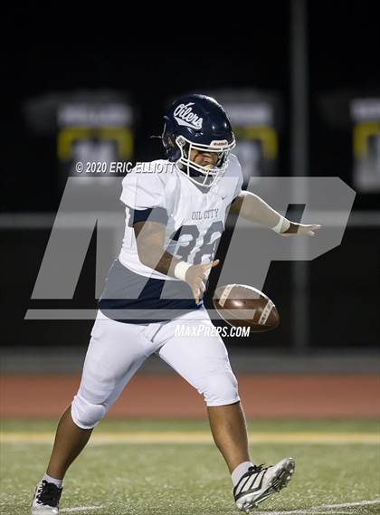 Thumbnail 2 in Oil City vs Thomas Jefferson (PIAA 4A Semi Final) photogallery.