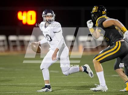 Thumbnail 2 in Oil City vs Thomas Jefferson (PIAA 4A Semi Final) photogallery.