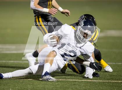 Thumbnail 3 in Oil City vs Thomas Jefferson (PIAA 4A Semi Final) photogallery.
